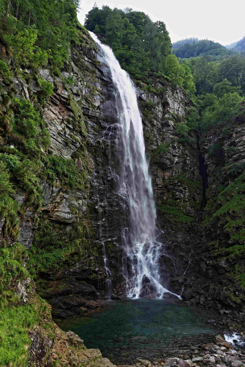 1189_Verzascatal_D7506049_bWZbv_Val Redorta_Froda Wasserfall.jpg