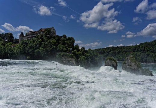 Alpentour - der Rheinfall mit Schloß Laufen (9856 visits)
Der Rheinfall bei Schaffhausen mit Schloß Laufen im Hintergrund. Zu dem Zeitpunkt als wir d... Alpentour - der Rheinfall mit Schloß Laufen