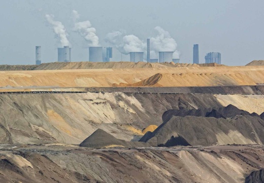 Kraftwerk beim Braunkohletagebau Garzweiler