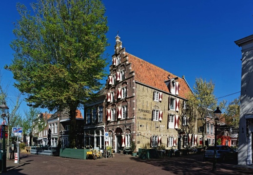 Frieslandtour - Harlingen, grote Bredeplaats (326 visits)
Der grote Bredeplaats in Harlingen. Die Altstadt hat sehr schöne Ecken und lädt zum fla... Frieslandtour - Harlingen, grote Bredeplaats