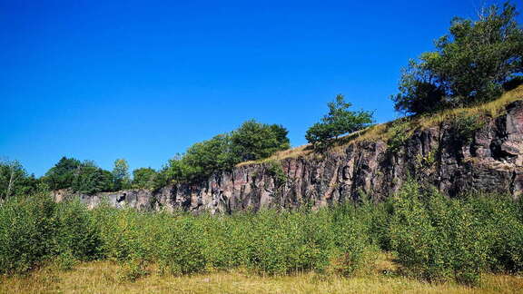Eifel/Pfalz-Tour: Basaltklippen bei Hohenfels-Essingen